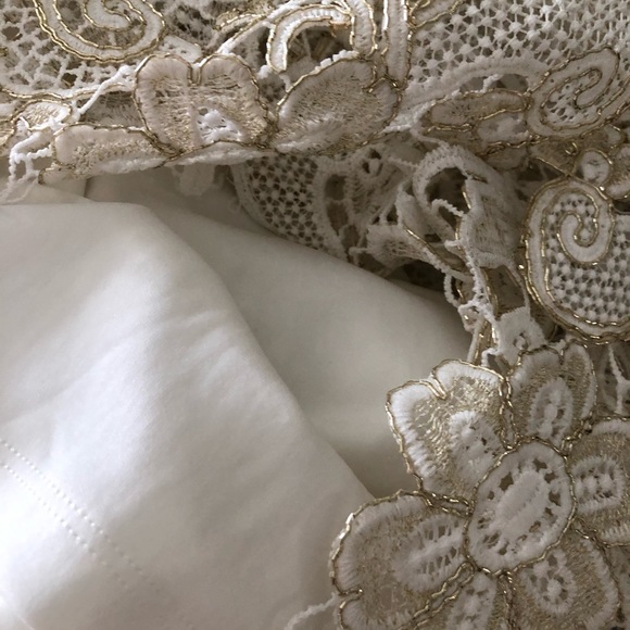 Golden Anniversary dress for celebrating a life of love . Felt regal . - Picture 6 of 6